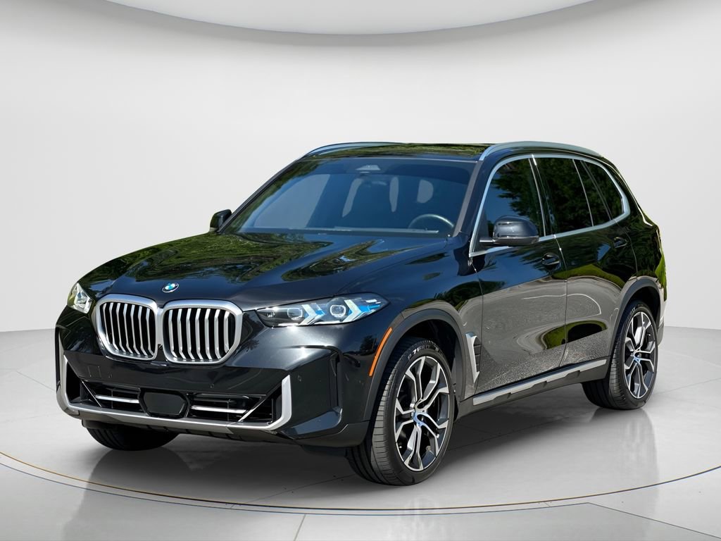 Used 2025 BMW X5 xDrive40i w/ Parking Assistance Package AWD/4WD image 1