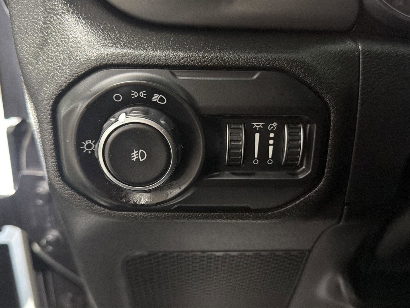 Used 2021 Jeep Wrangler Sport image 14