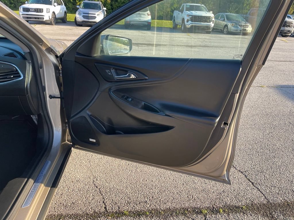 Used 2022 Chevrolet Malibu Premier FWD image 20