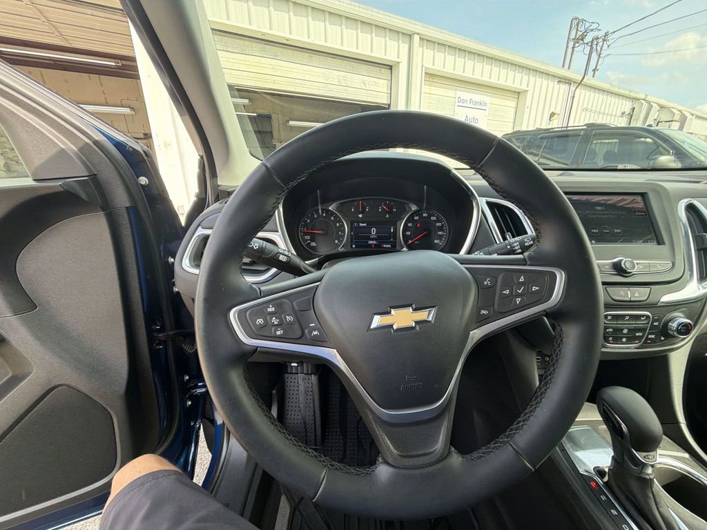 Used 2023 Chevrolet Equinox LT FWD image 14