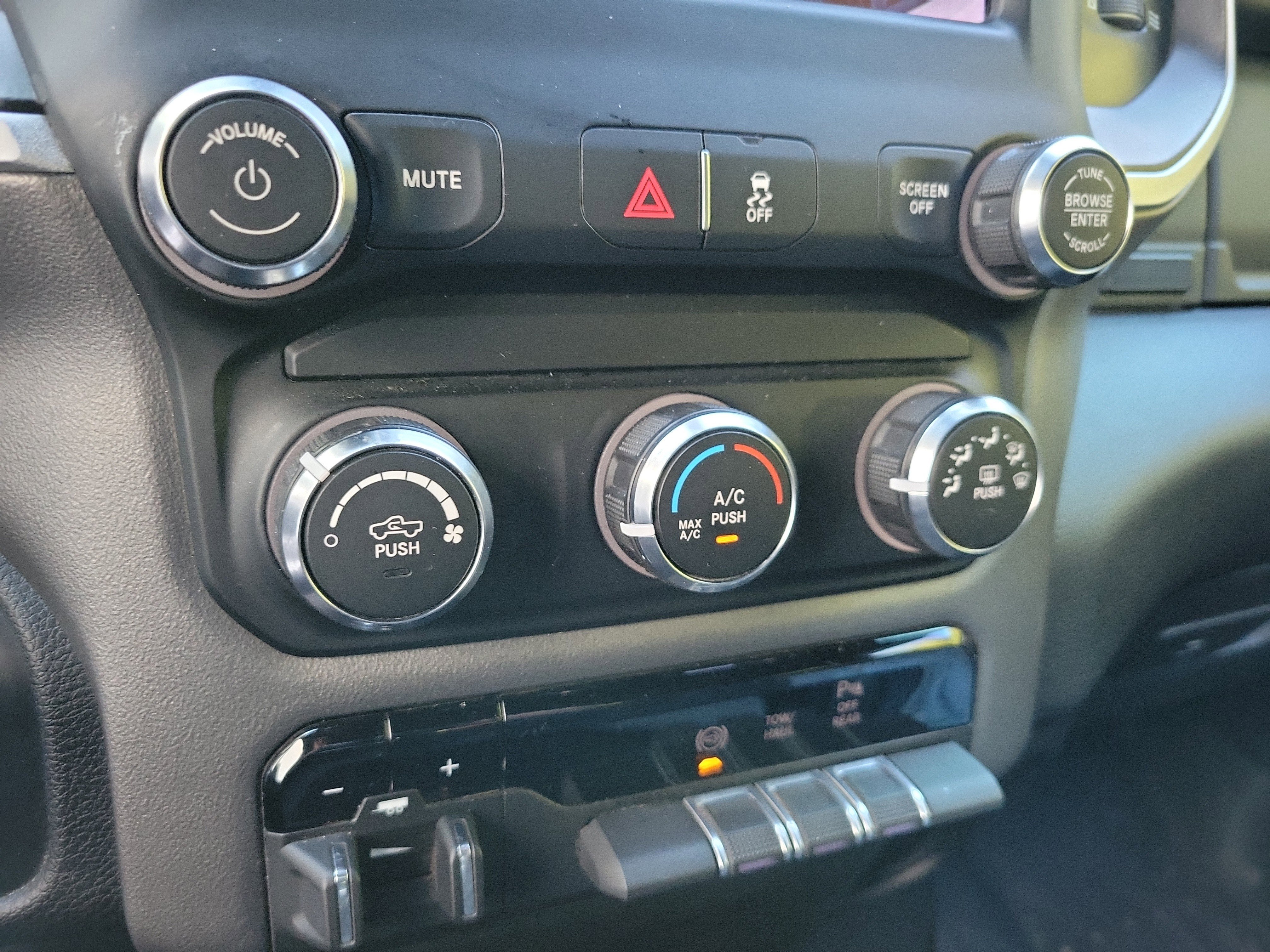 Used 2021 RAM 2500 Big Horn w/ Level 1 Equipment Group image 17