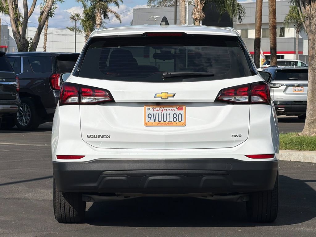 Used 2022 Chevrolet Equinox LS w/ LPO, Floor Liner Package AWD/4WD image 4