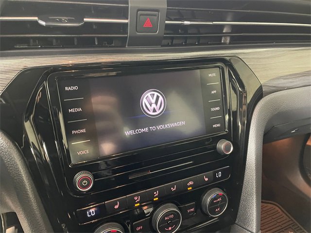 Used 2020 Volkswagen Passat 2.0T R-Line image 7