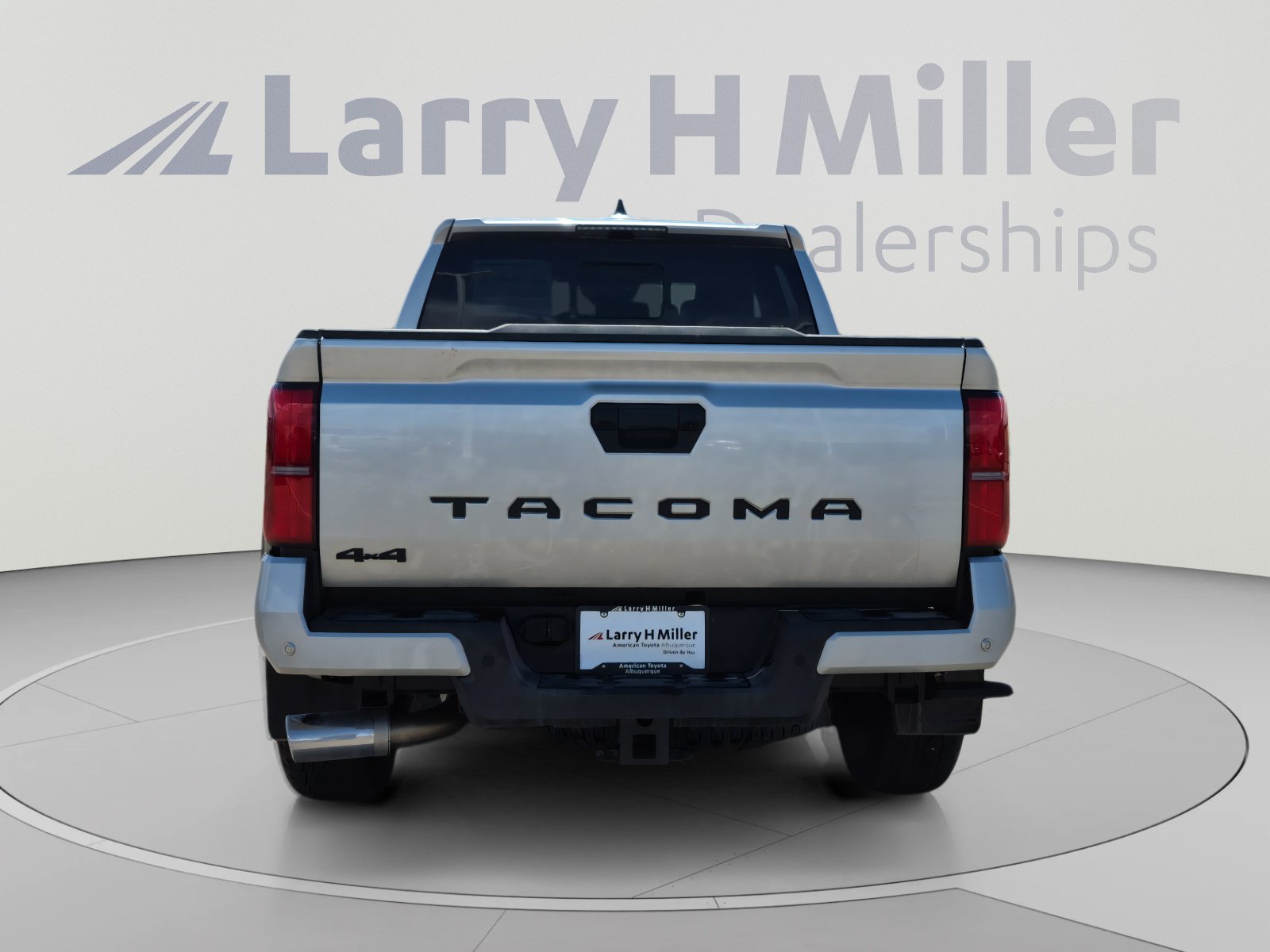 Certified 2026 Toyota Tacoma TRD Off-Road w/ TRD Off Road Upgrade Package AWD/4WD image 4