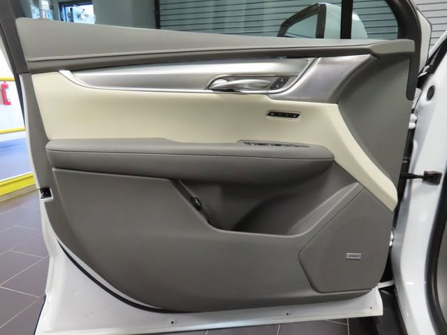 Certified 2023 Cadillac XT5 Premium Luxury w/ Technology Package FWD image 10