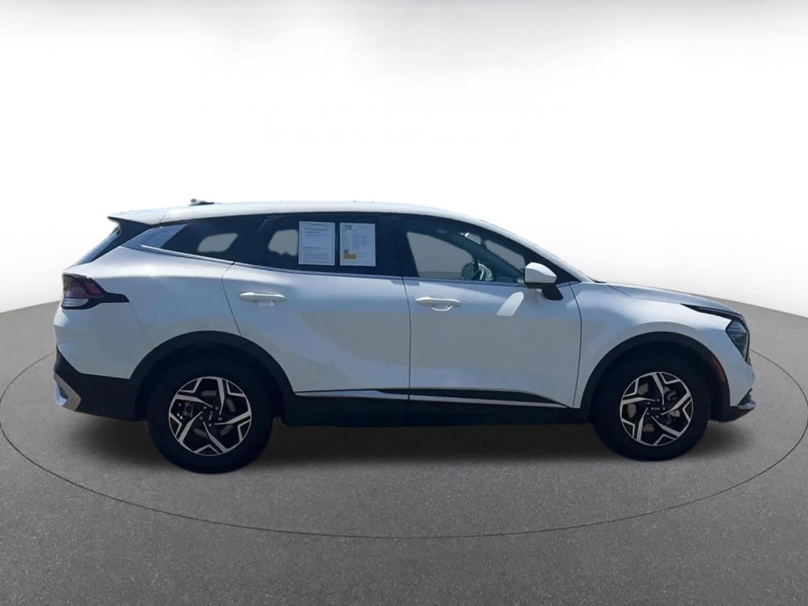 Used 2025 Kia Sportage LX FWD image 16
