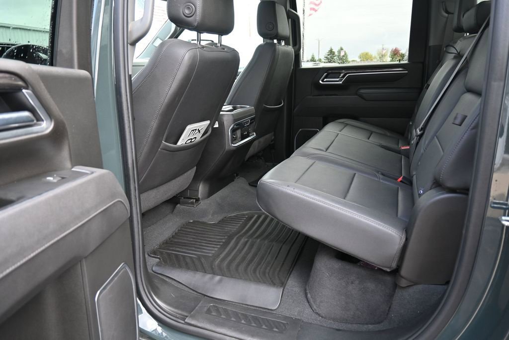 Used 2025 Chevrolet Silverado 3500 LTZ w/ LTZ Plus Package AWD/4WD image 20