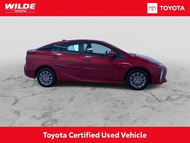 Certified 2021 Toyota Prius XLE image 2