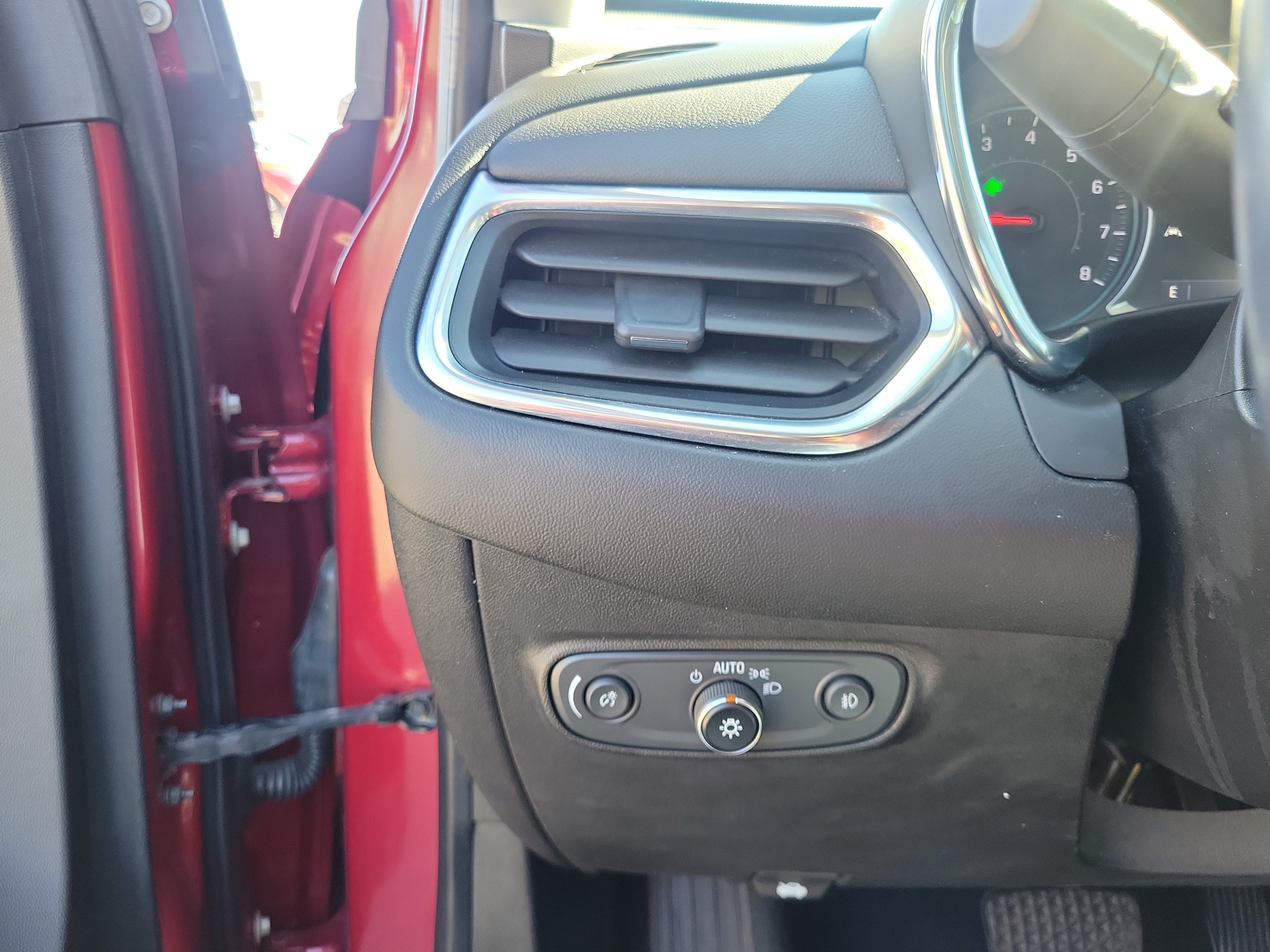 Used 2020 Chevrolet Equinox LT FWD image 20