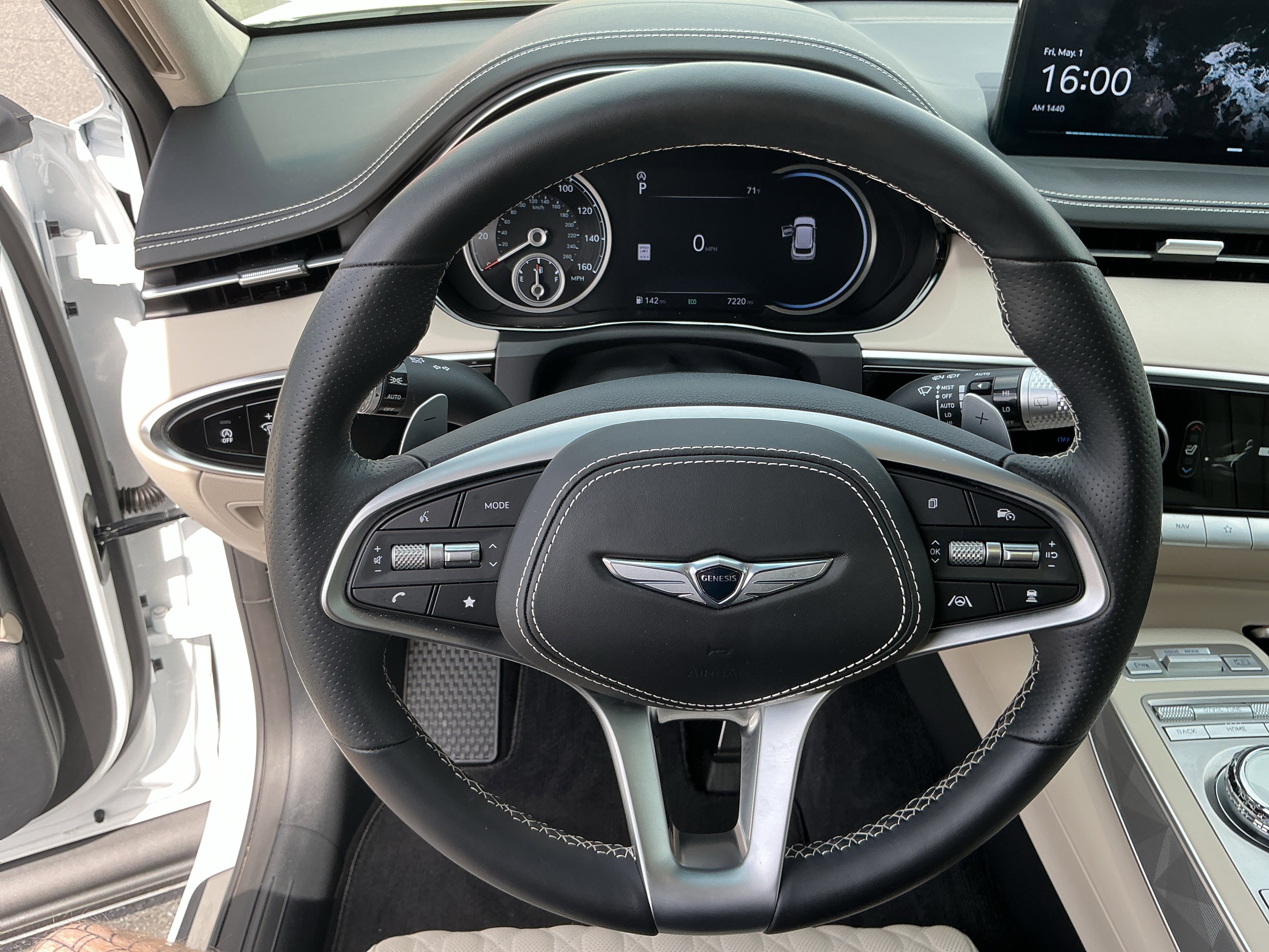 Used 2025 Genesis GV70 3.5T Sport w/ Sport Advanced Package AWD/4WD image 14