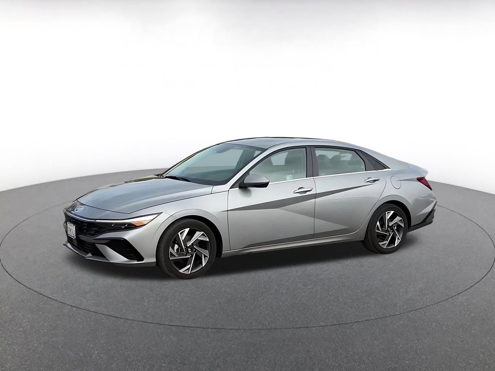 Used 2025 Hyundai Elantra Limited FWD image 8