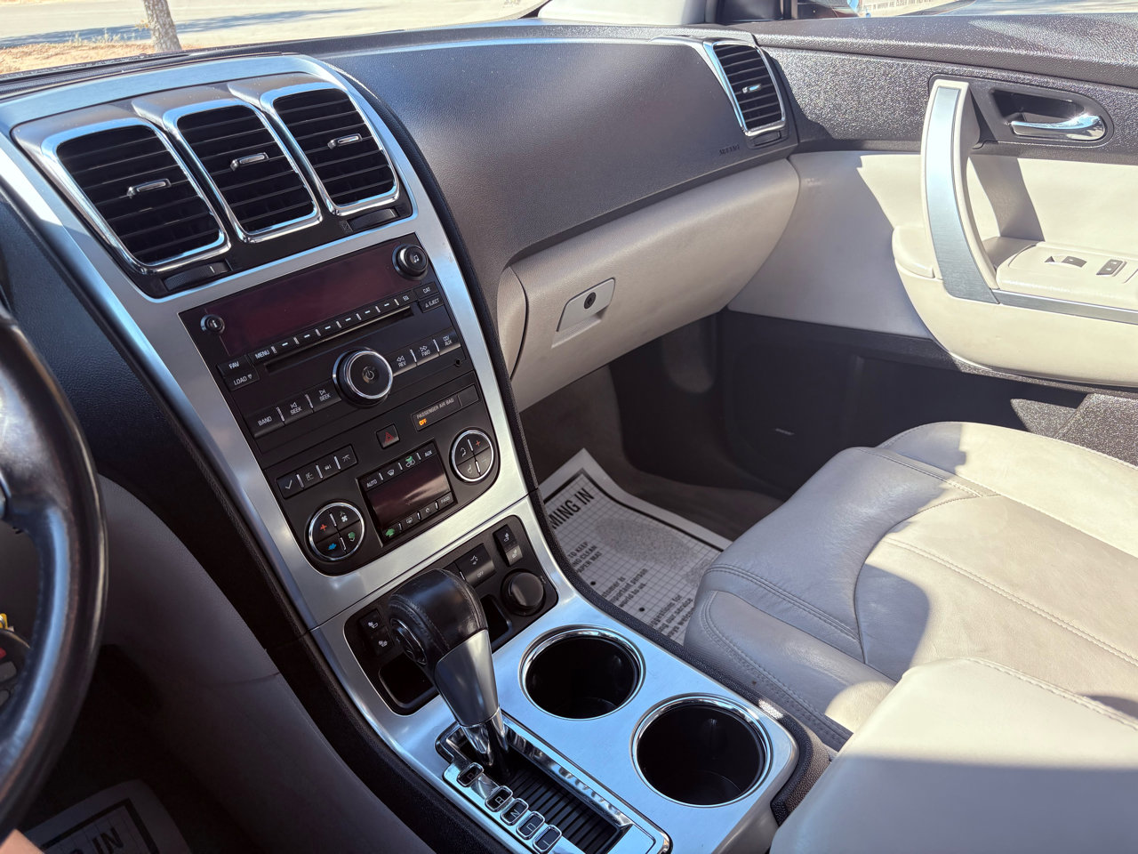 Used 2008 GMC Acadia SLT w/ Luxury Package image 39