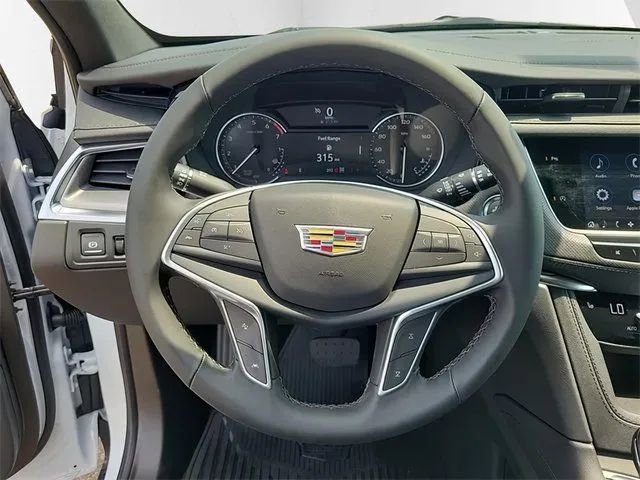 New 2024 Cadillac XT5 Luxury image 24