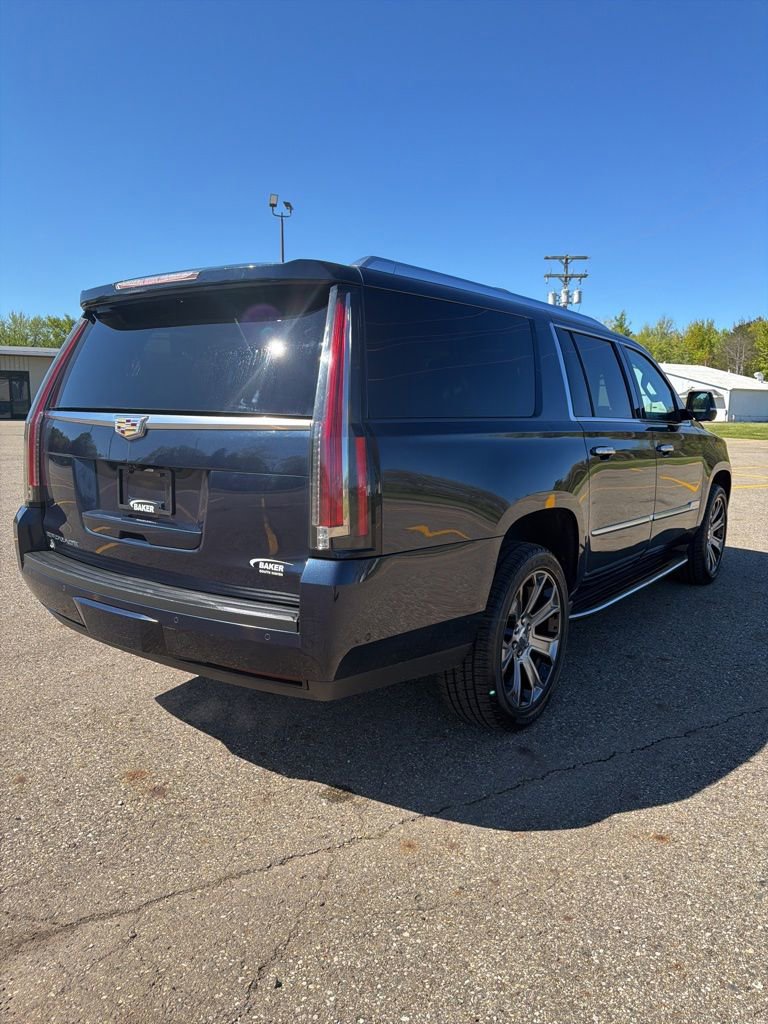 Used 2017 Cadillac Escalade ESV Premium Luxury AWD/4WD image 4