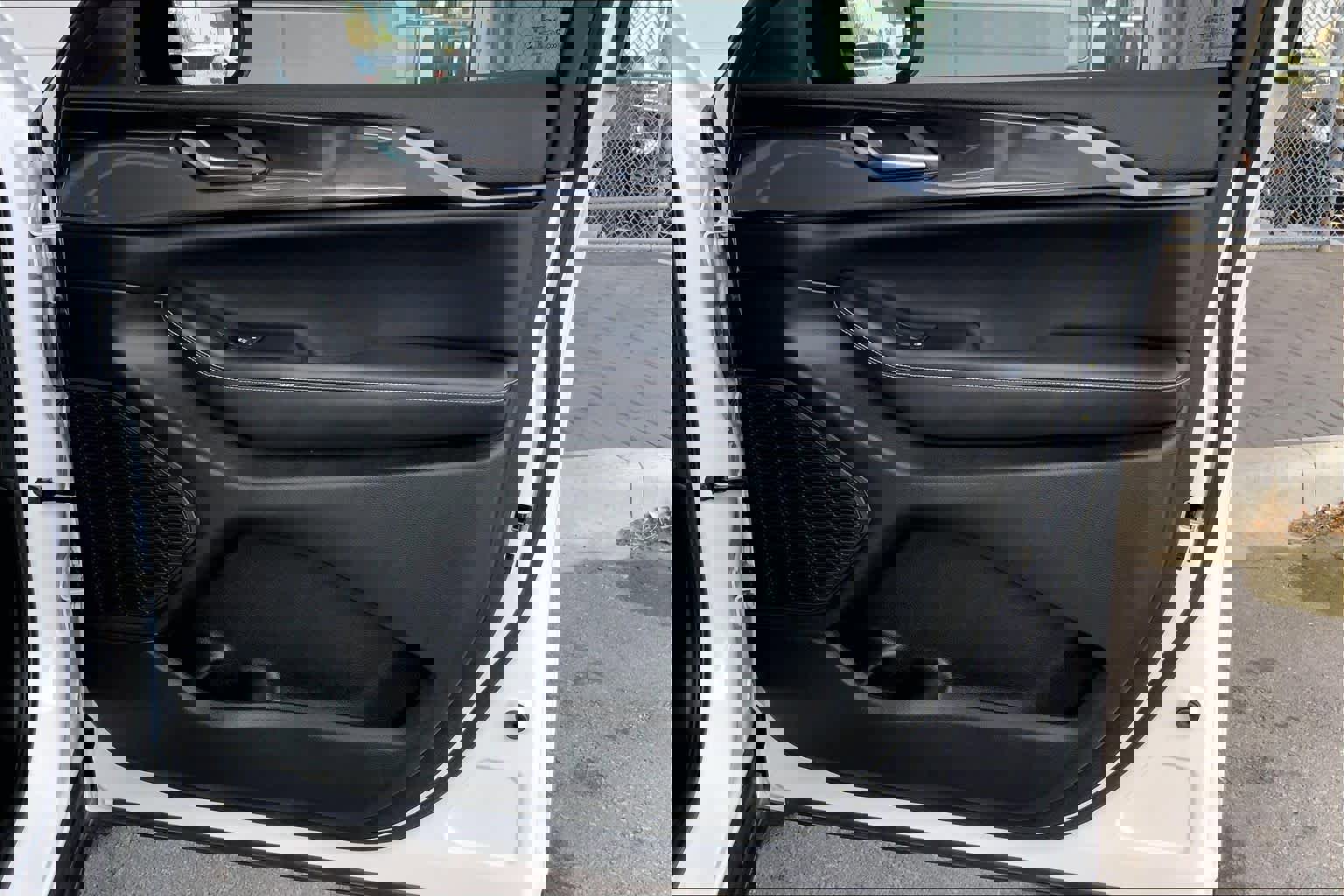 Used 2023 Jeep Grand Cherokee Altitude image 22