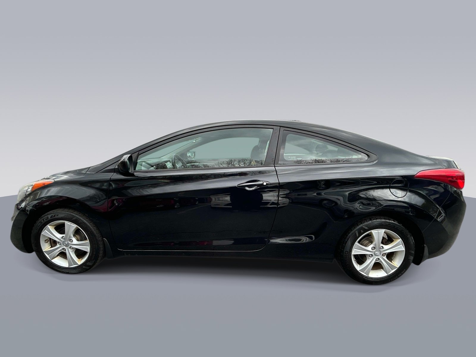 Used 2013 Hyundai Elantra FWD image 6