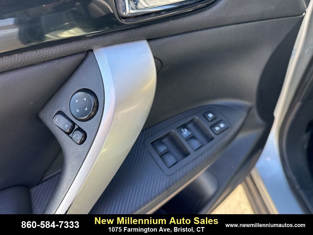 Used 2022 Mitsubishi Eclipse Cross SE image 13