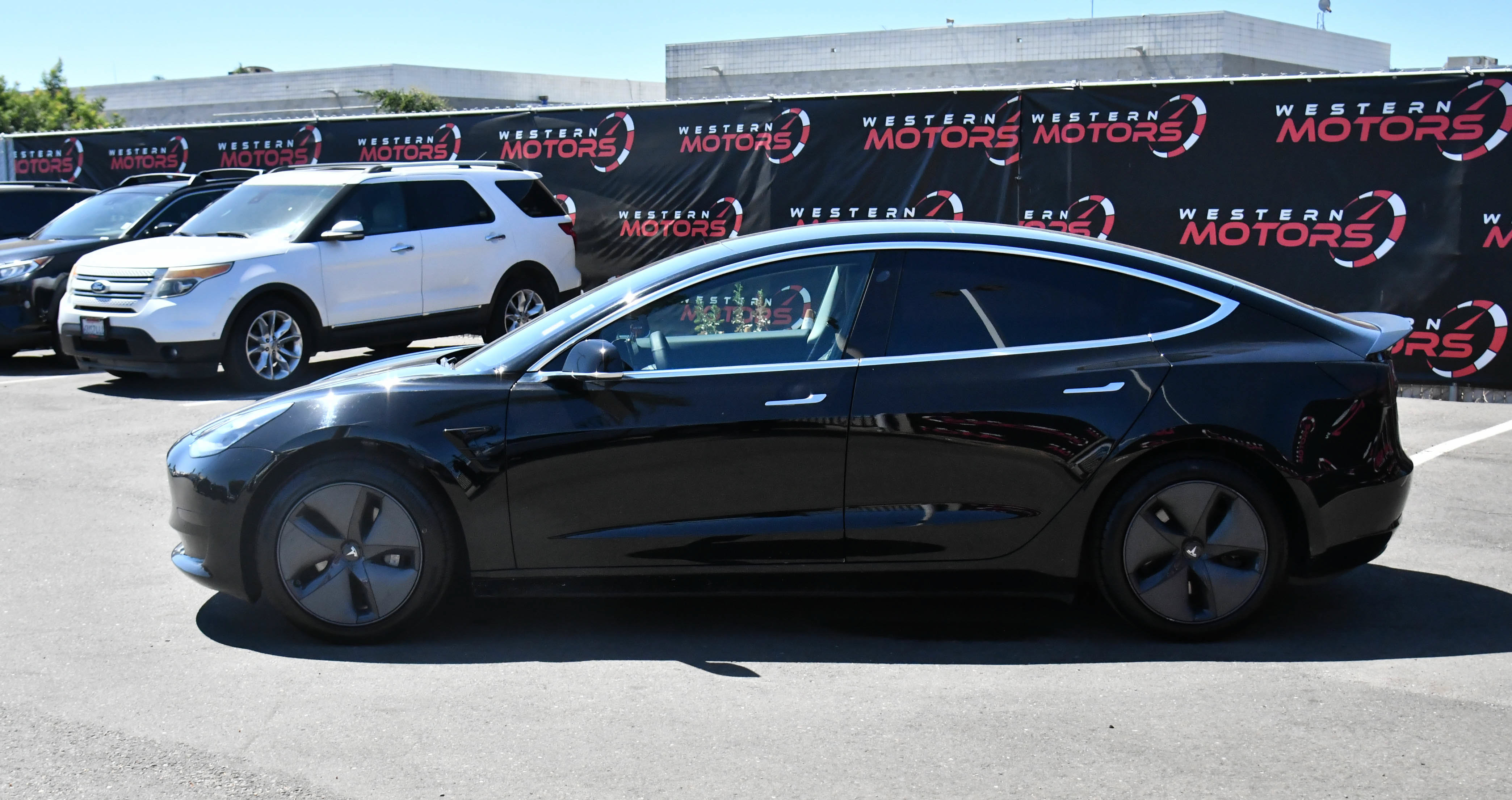 Used 2020 Tesla Model 3 Standard Range RWD image 4