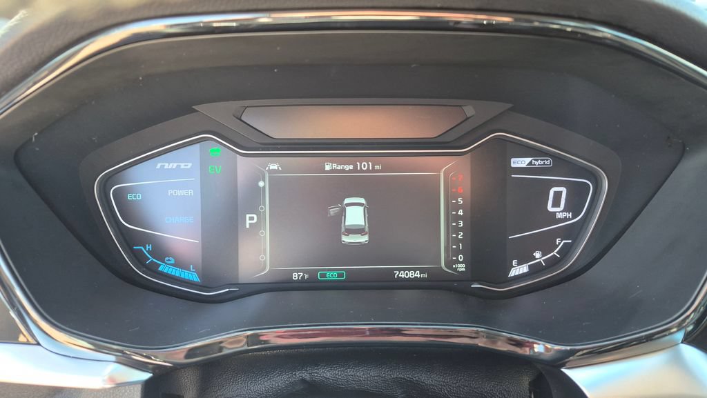 Used 2022 Kia Niro Touring Special Edition FWD image 16