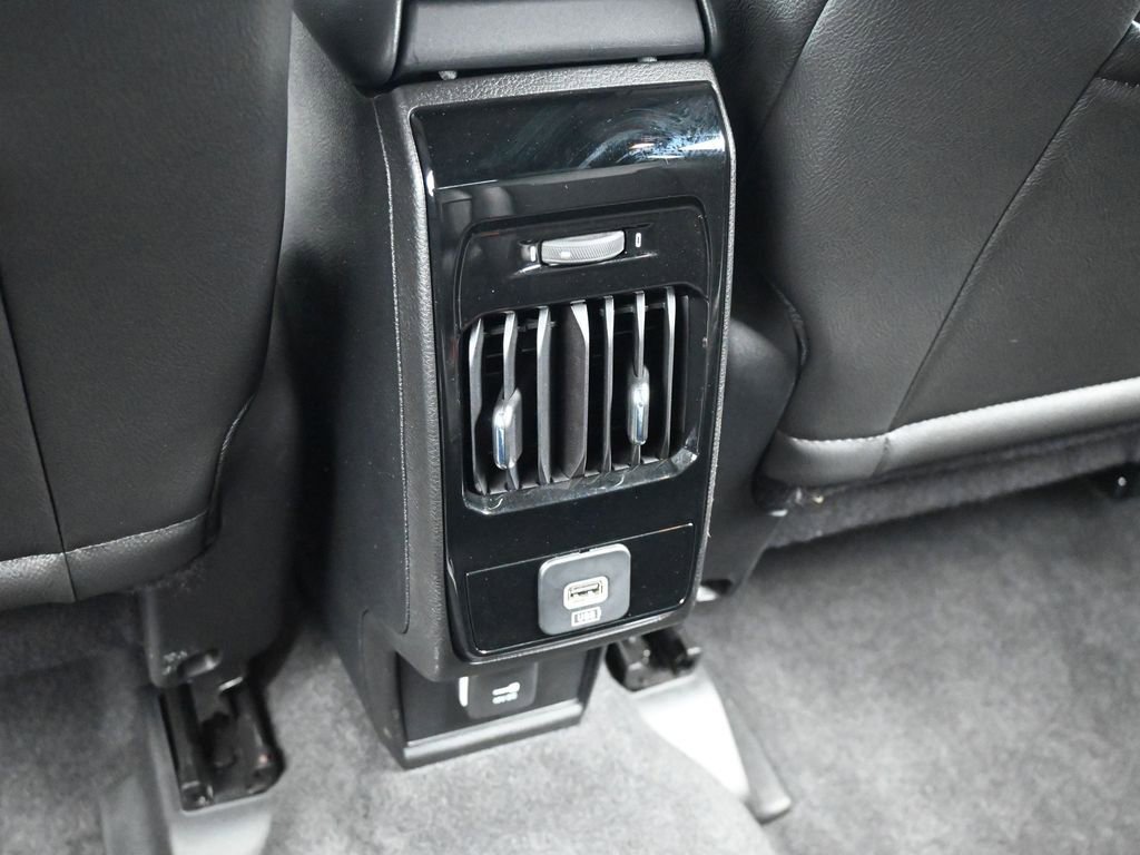 Used 2024 Jeep Compass Latitude image 32