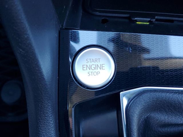 Certified 2025 Volkswagen Taos SE w/ Panoramic Sunroof Package image 31