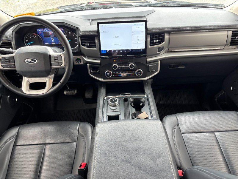 Used 2024 Ford Expedition XLT RWD image 16