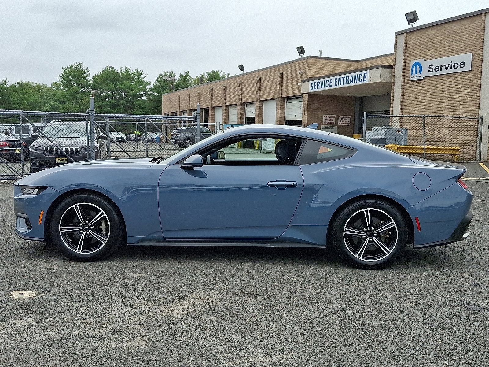 Used 2024 Ford Mustang Coupe image 4