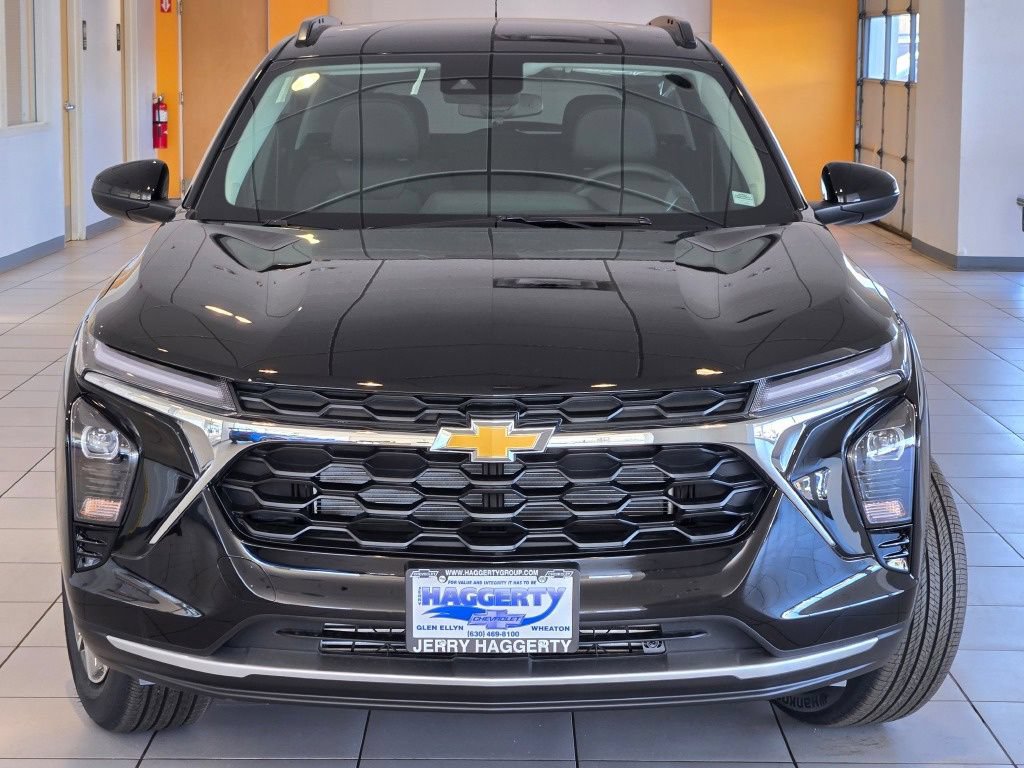 New 2026 Chevrolet Trax LT w/ Driver Confidence Package FWD image 3