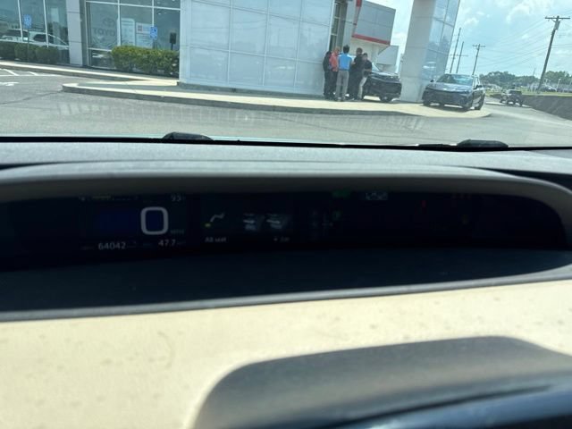Used 2019 Toyota Prius XLE FWD image 5