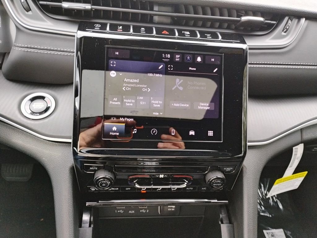 New 2025 Jeep Grand Cherokee 4WD image 25