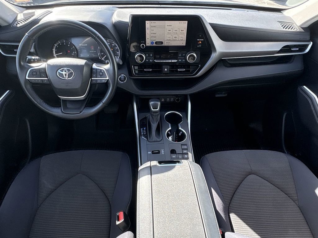 Used 2023 Toyota Highlander LE image 22