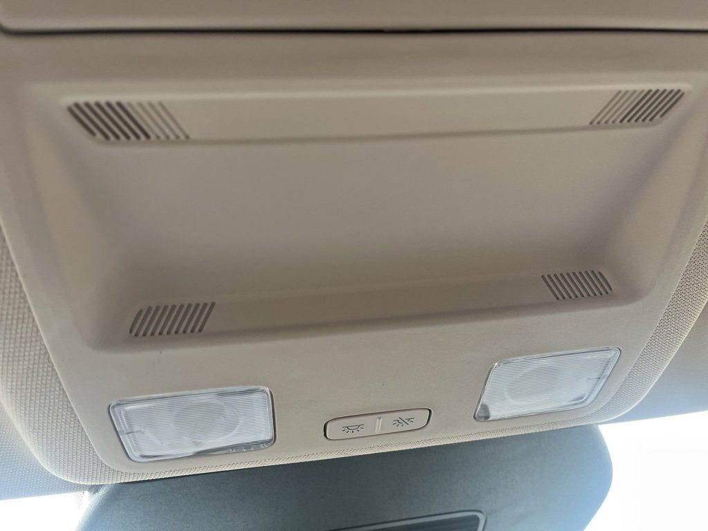 Used 2020 Ford Escape SE image 19