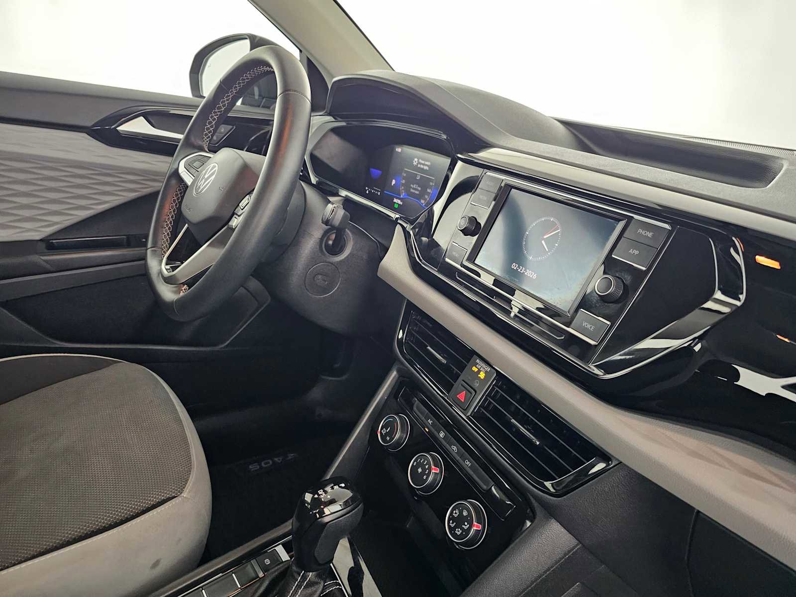 Used 2023 Volkswagen Taos S image 11