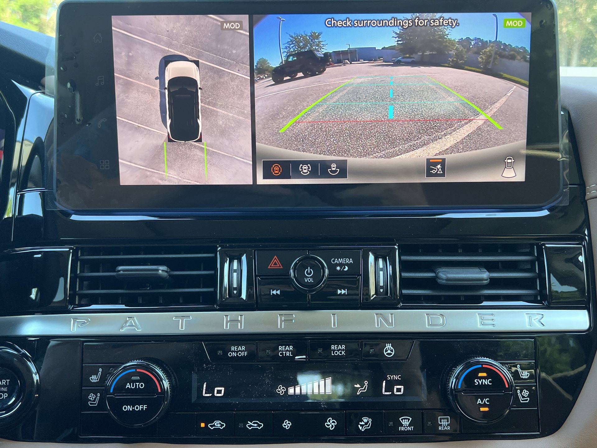 New 2026 Nissan Pathfinder Platinum w/ Accent Package FWD image 5