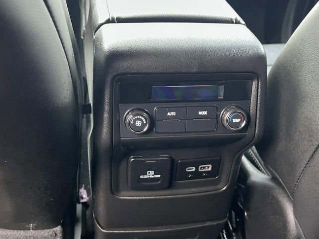 Used 2023 GMC Acadia SLT image 17