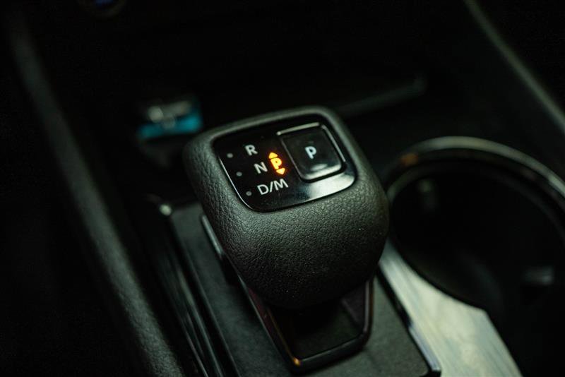 Used 2023 Nissan Rogue S image 18