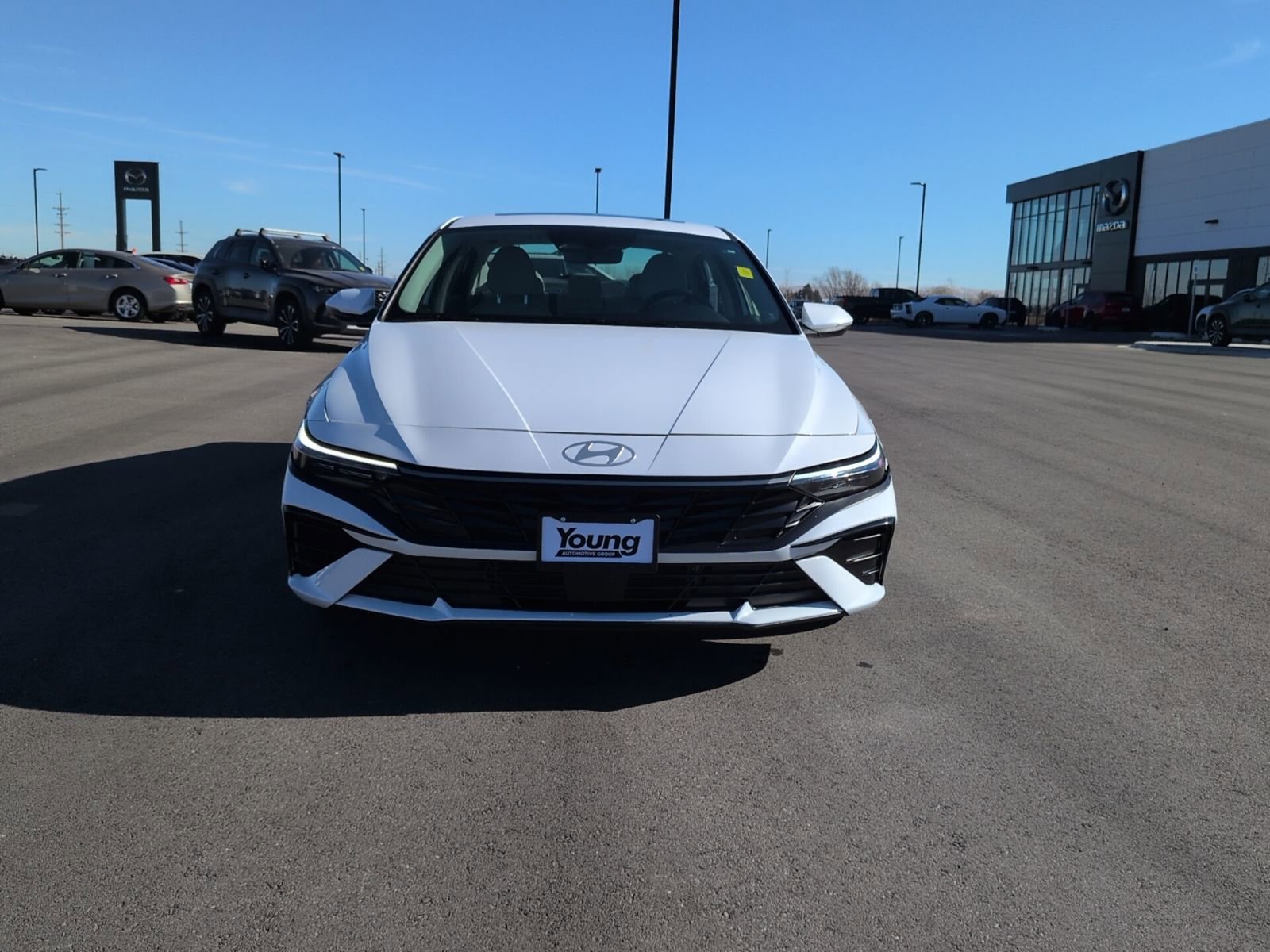 Used 2025 Hyundai Elantra Limited image 2