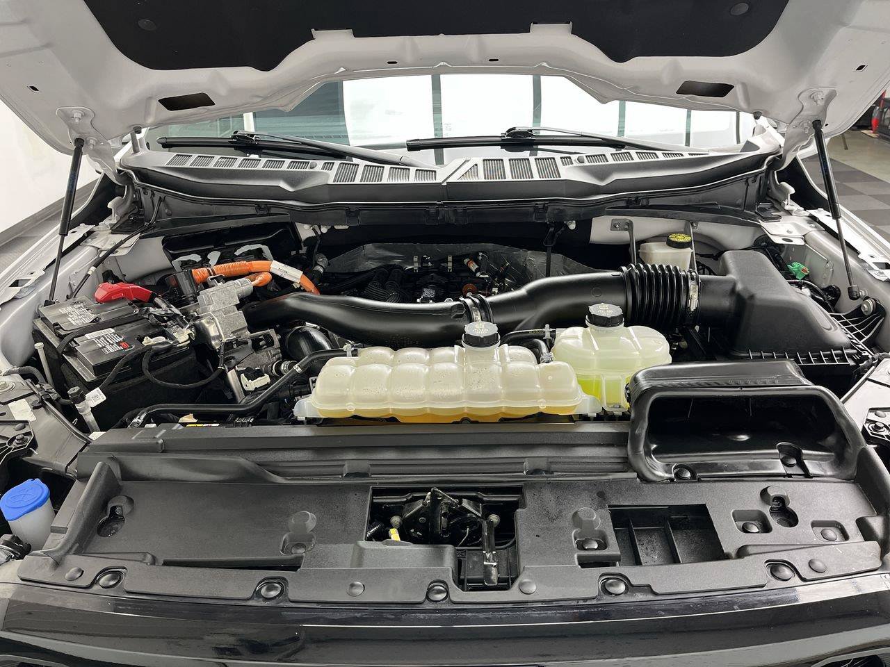 Certified 2024 Ford F150 Lariat AWD/4WD image 30