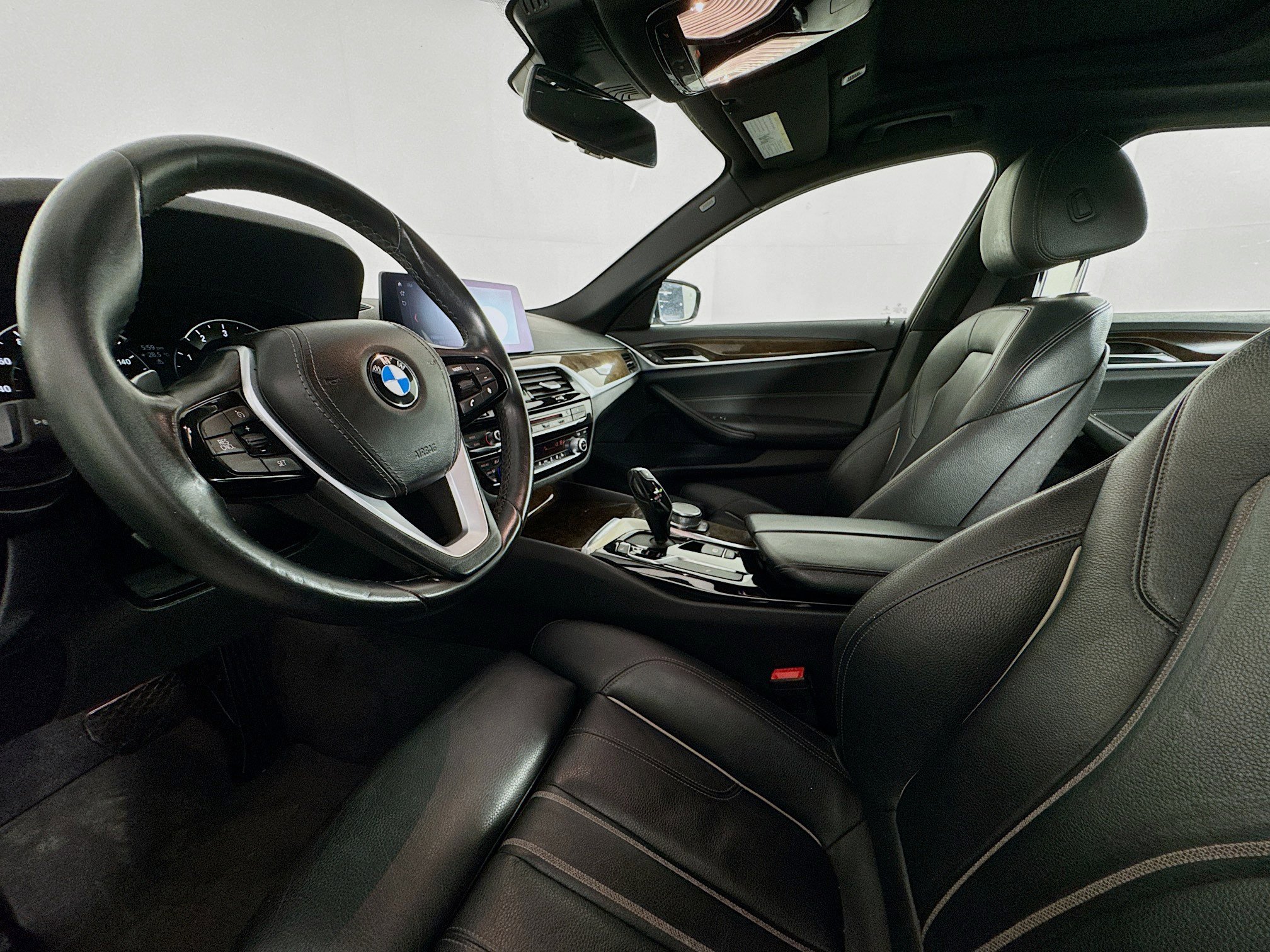 Used 2019 BMW 540i w/ Convenience Package RWD image 21