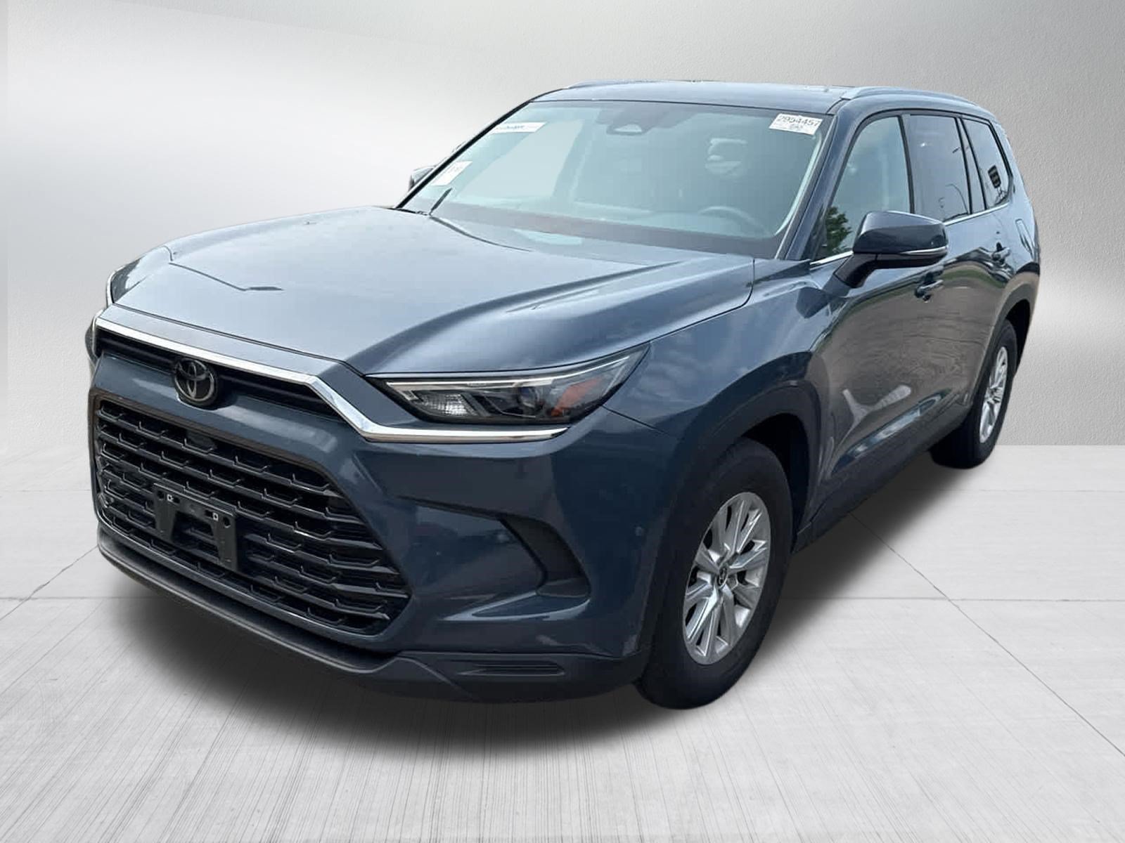Used 2025 Toyota Grand Highlander AWD image 3
