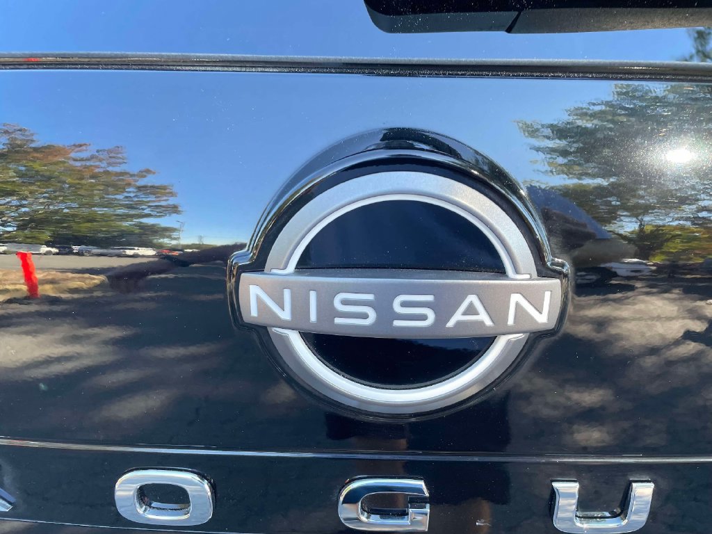 Used 2023 Nissan Rogue SV FWD image 13