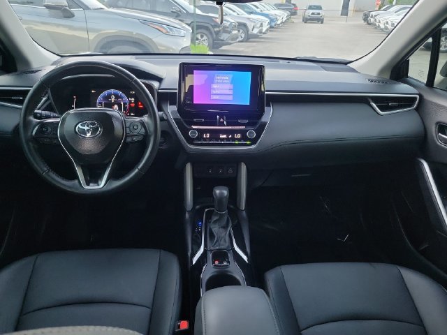 Used 2025 Toyota Corolla Cross XLE w/ Convenience Package FWD image 9