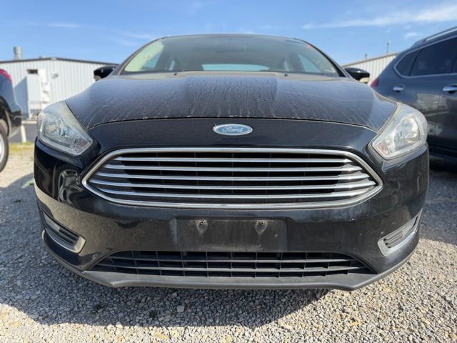 Used 2017 Ford Focus Titanium image 2