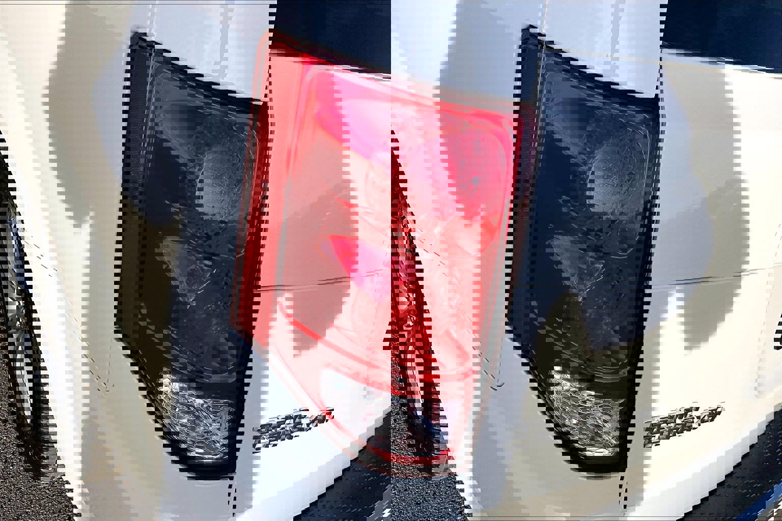 Used 2016 Dodge Grand Caravan SE image 28