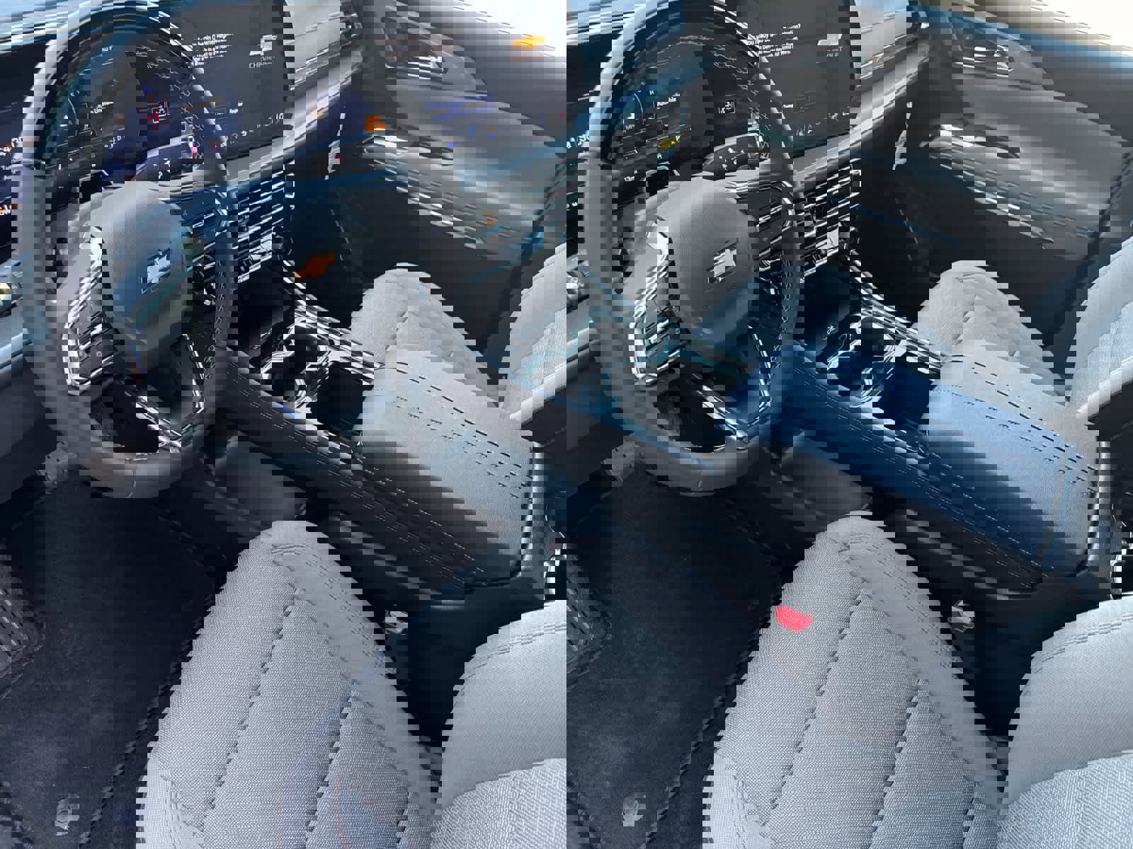 New 2026 Chevrolet Traverse LT w/ Enhanced Driving Package image 9