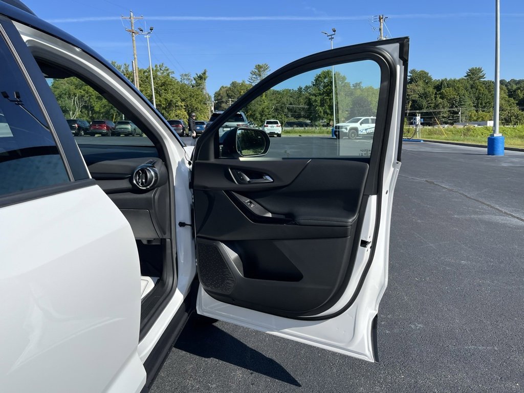 New 2026 Chevrolet Equinox LT w/ Convenience Package II image 19