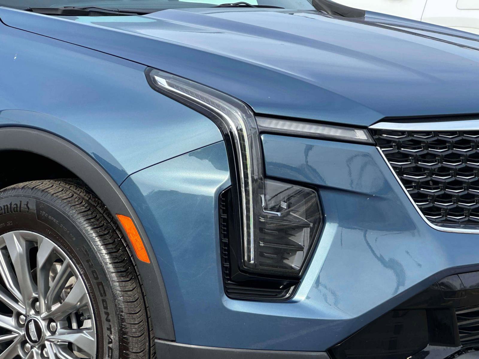Used 2024 Cadillac XT4 Premium Luxury FWD image 7