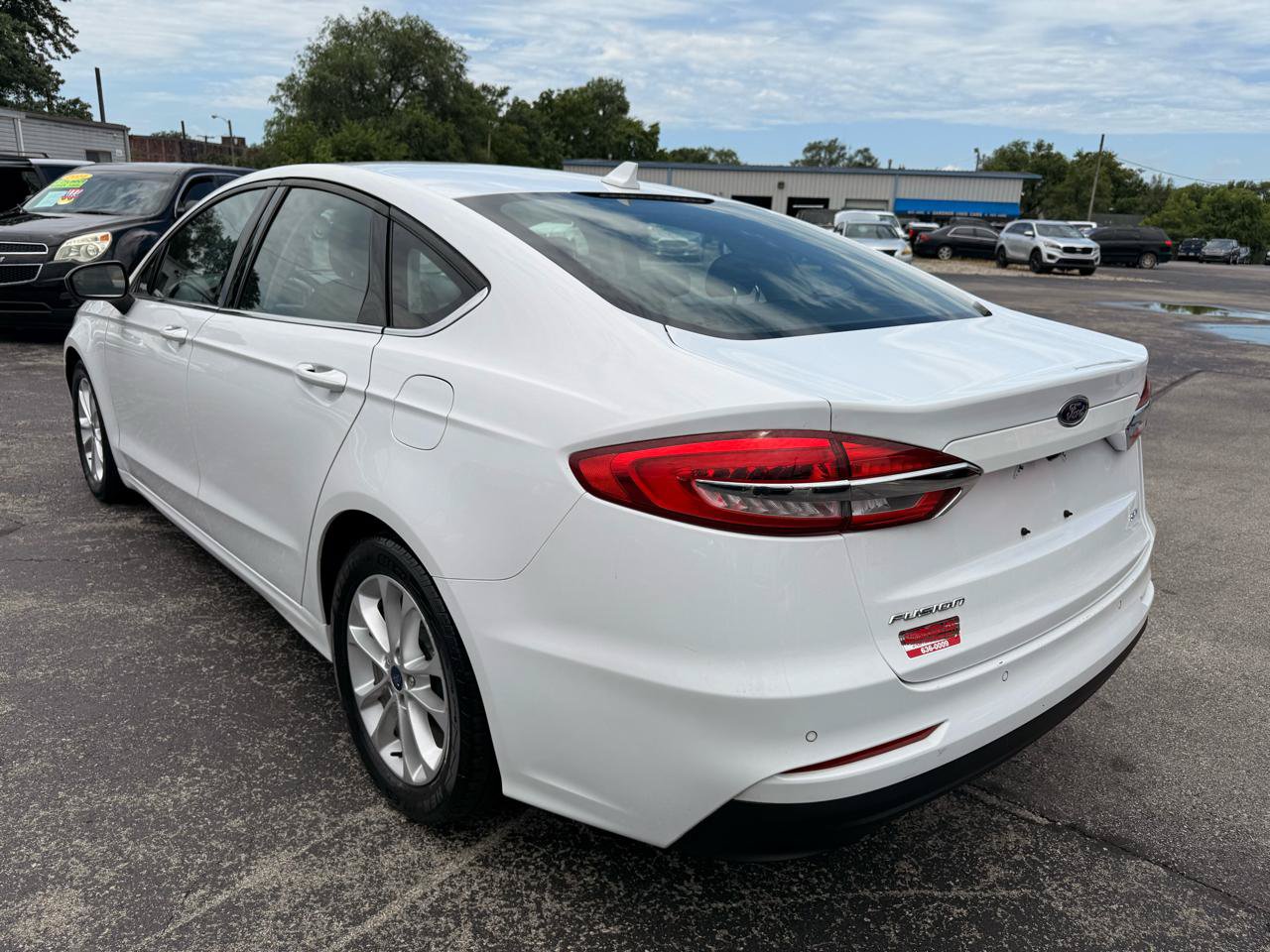 Used 2019 Ford Fusion SE FWD image 5
