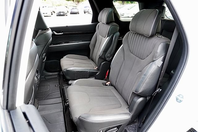 Certified 2025 Hyundai Palisade Calligraphy AWD/4WD image 19
