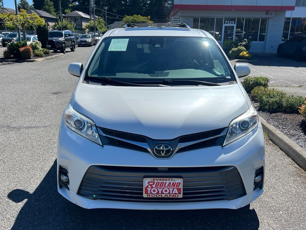 Used 2018 Toyota Sienna XLE w/ XLE Navigation Package FWD image 5